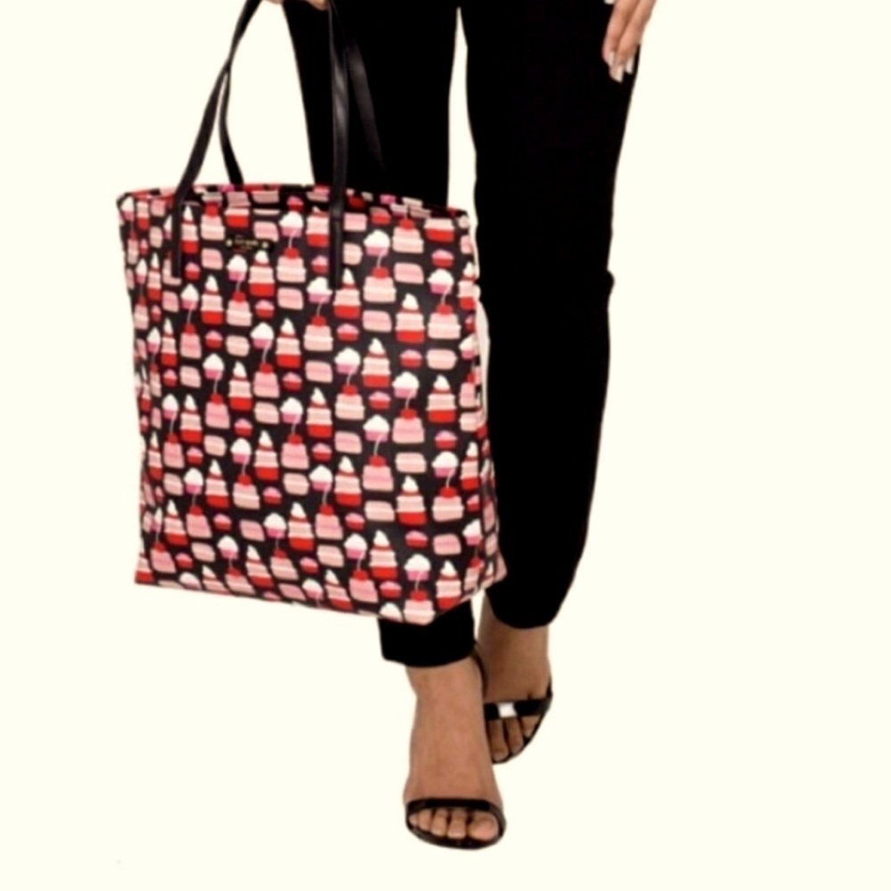 EUC KATE SPADE Take the Cake Bon Shopper Cupcake Tote. Adorable, fun, memorable!